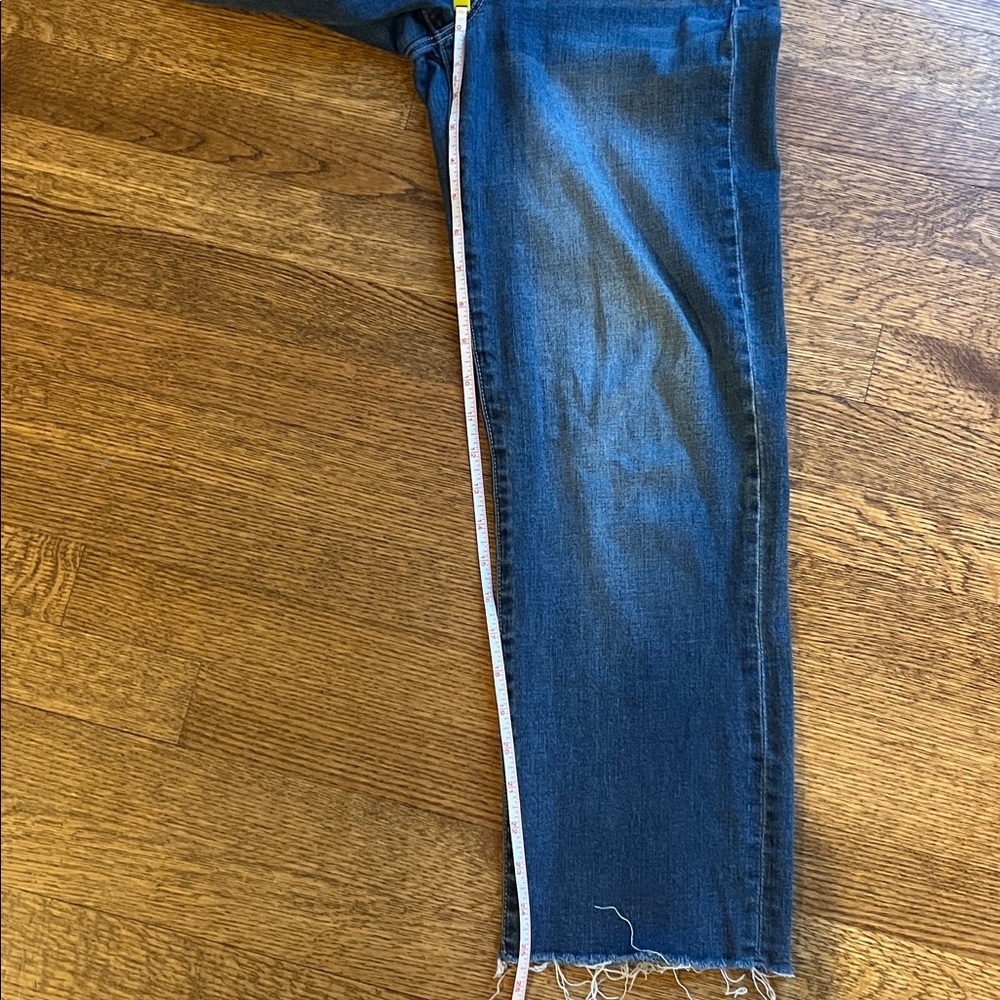 Liverpool Cropped Jean Color Tea Tree  Size 4 - Picture 5 of 11